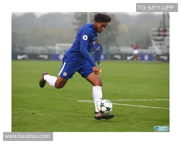 足球球星挂扣：个性化设计与时尚潮流的完美融合，展示独特魅力和球迷情怀